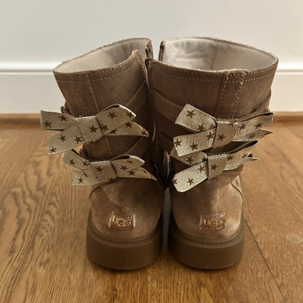 UGG Girl’s Tillee Fashion Boots , Size 4 YOUTH
